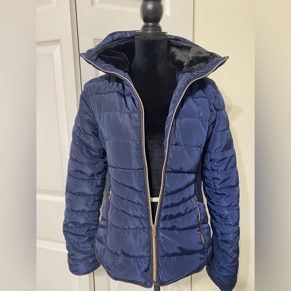 Special One Women's Navy Puffer Jacket size M - Picture 3 of 9